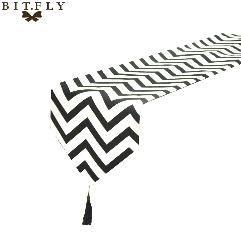 Европейский стиль черный и белый волнистый полосатый настольный бегун скатерти