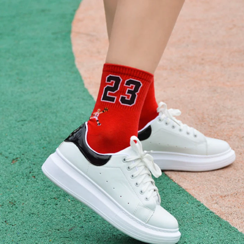 

Morematch 1 Pair Men Sports Sock Basketball Number Cotton Socks Solid Color Couple Socks 6 Styles Optional