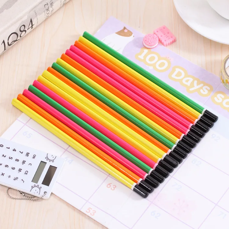 100 шт. деревянный карандаш конфетных цветов, треугольные карандаши с ластиком, милые детские школьные офисные принадлежности, Графитовые Карандаши для рисования