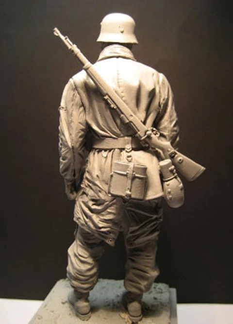 1/16 Неокрашенная фигурка солдата 1944