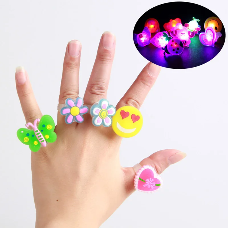 5pcs random rings 5 шт. светящиеся кольца детские светящиеся игрушки для детей мультяшный светодиодный светильник на палец светящиеся игрушки подарок на день рождения для маленьких девочек - Цвет: 5pcs random rings
