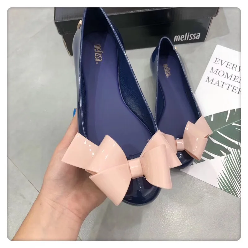 blue Melissa/ г. Оригинальные женские сандалии на плоской подошве, прозрачная обувь с широко открытым носком на мягкой подошве с пластиковым бантом Женская обувь в Корейском стиле - Цвет: blue