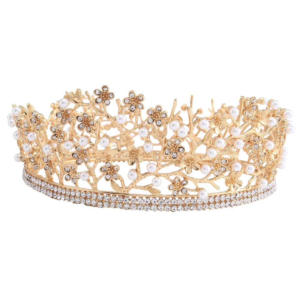 Красивый роскошный цветок со стразами и искусственным жемчугом для выпускного