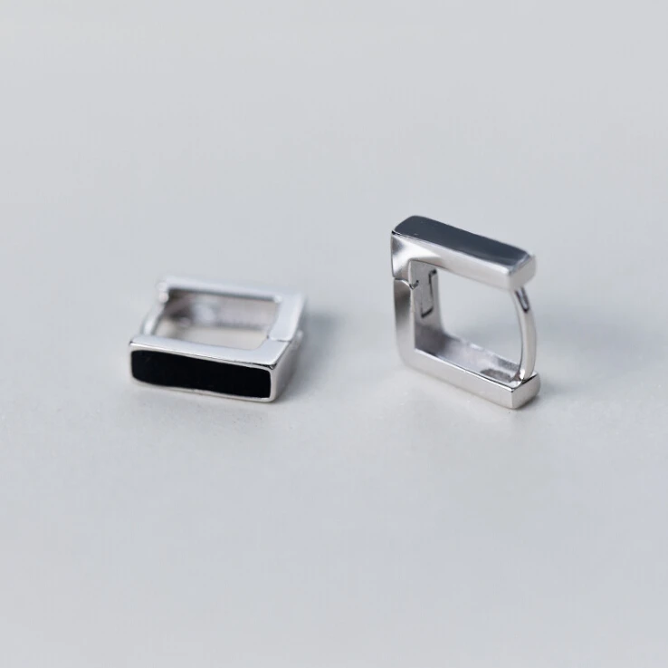 Серьги кольца Huggie из стерлингового серебра 925 пробы с черным квадратным