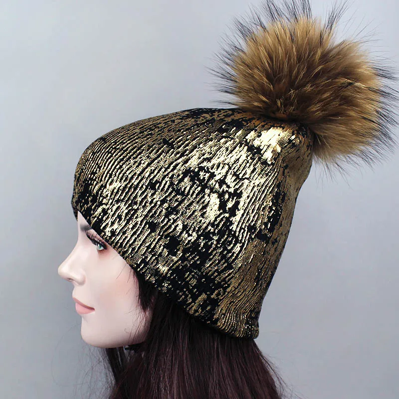 Женская зимняя шапка с помпоном из меха енота золотистая и серебристая|hats for women