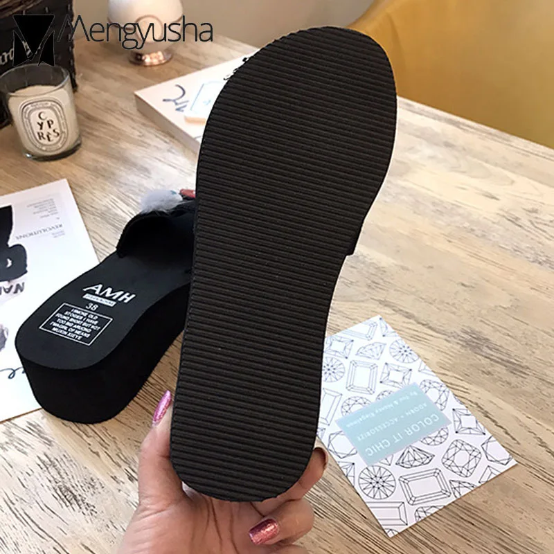 Шлепанцы женские с аппликацией из меха норки сандалии на платформе декоративные