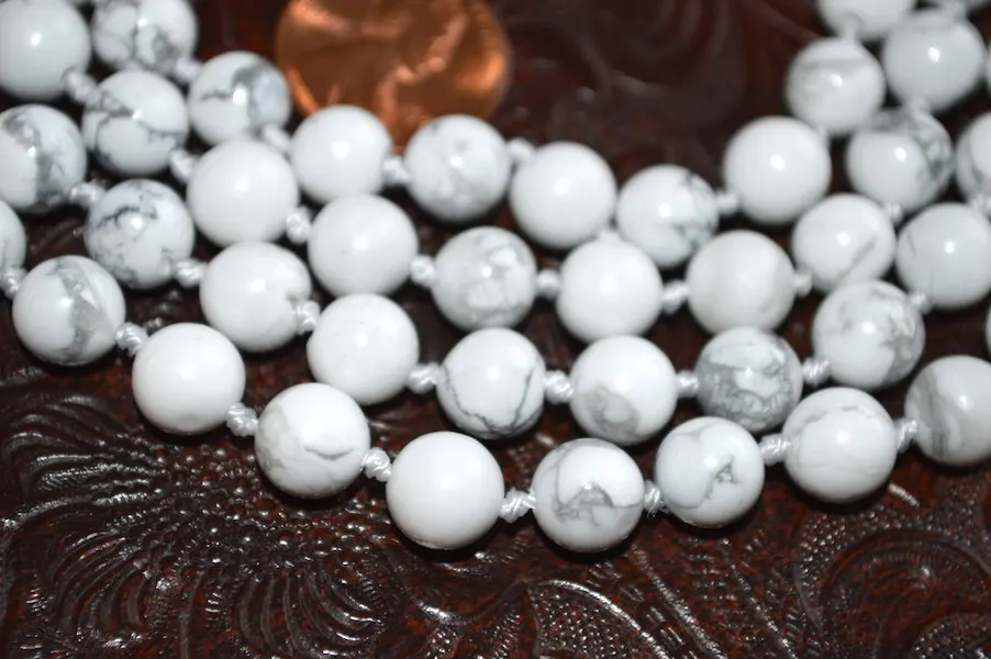 Натуральный камень 108 белые хаулитовые ожерелья ручной работы рыцарское