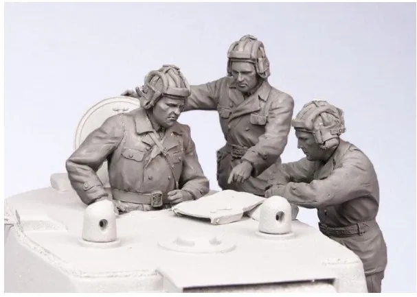 Миниатюры в масштабе 1/35 советские танки и солдаты лейтенант 3 человек набор