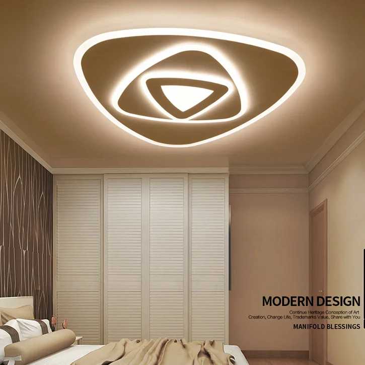 Ультратонкая лампа для гостиной треугольная Светодиодная потолочная