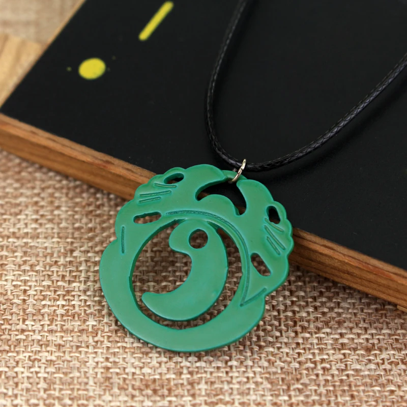 Ожерелье женское в богемном стиле кожаное колье с подвеской виде гробницы Лара