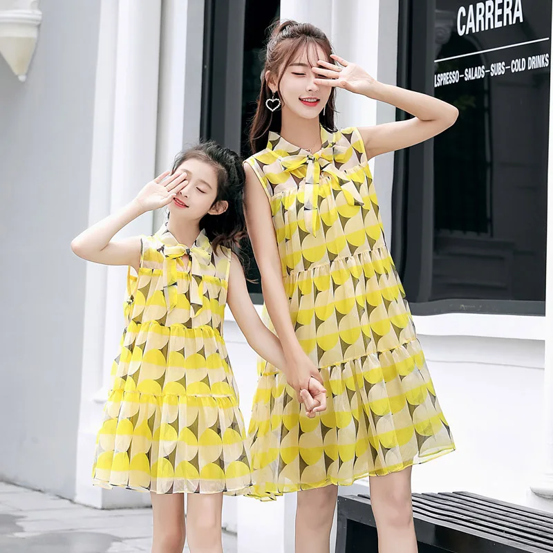 

Summer Beach Vacation Dresses Mommy and me Clothes Sleeveless Vest Dress Family Matching Outfits Mother Daughter Bow Clothing