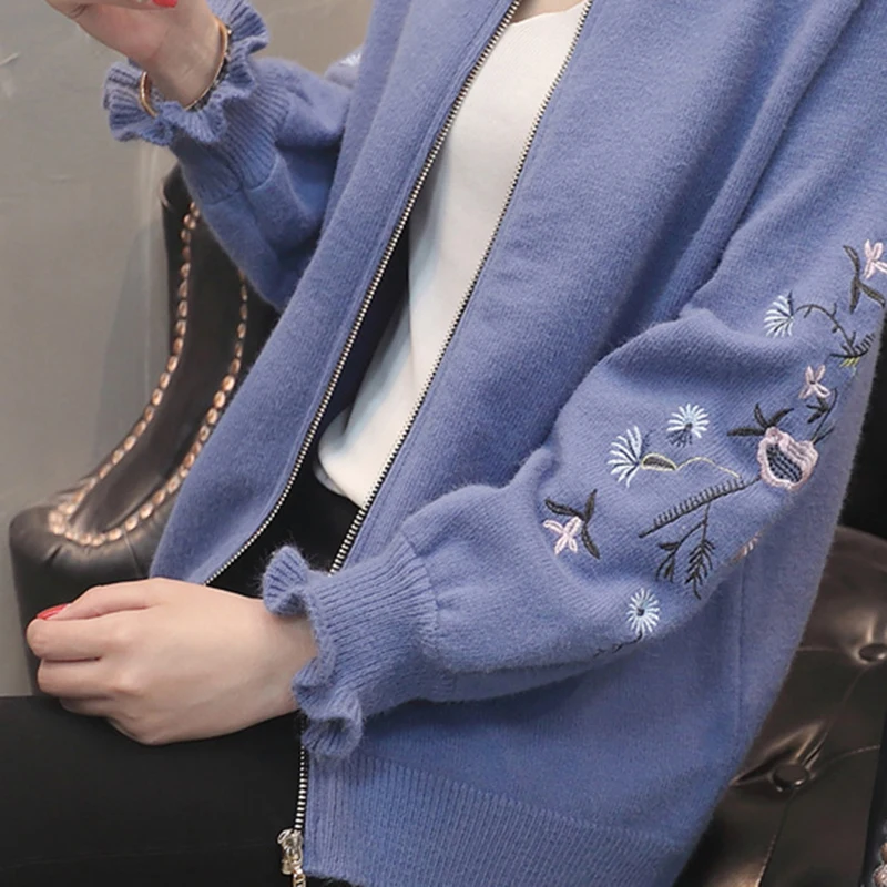 2018 New Spring Autumn Sweater Coat Women Fashion Embroidery Flowers Leisure Loose Knit Cardigan Zipper Jacket Outerwear YM790 |
