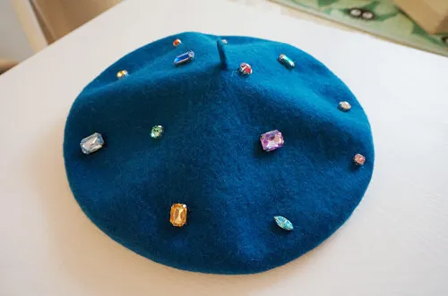 

Женский берет с кристаллами Лолита ручной работы, голубая шерстяная винтажная шапка-Стразы ручной работы