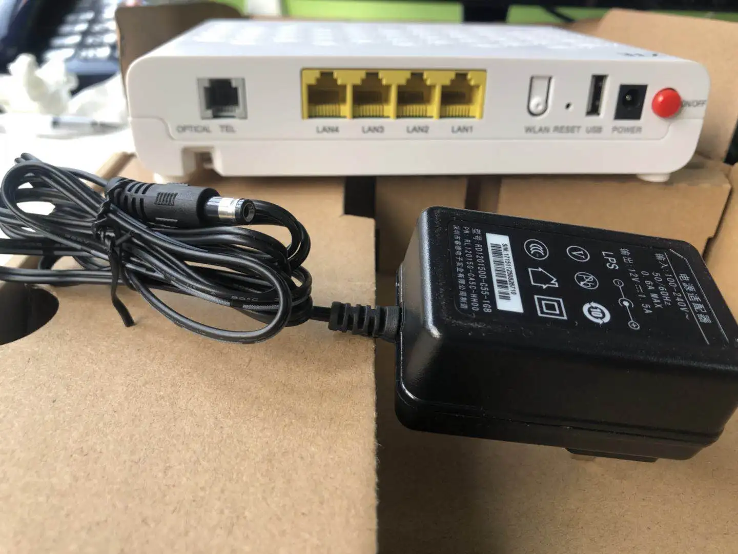 100% оригинальный новый ZTE F660 V6.0 GPON ONU с 1GE + 3FE 1 емкостью WIFI английская