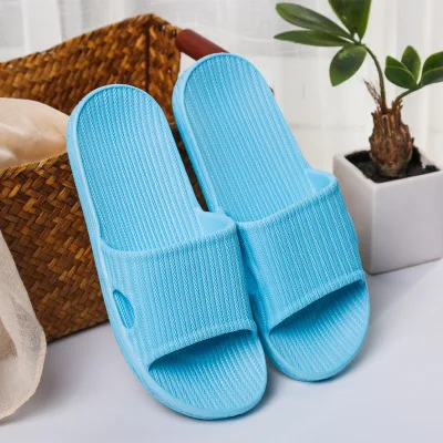 06 sky blue Домашние тапочки для пары; сезон лето; Домашние Нескользящие шлепанцы для ванной; уличная мода; амортизирующая повседневная обувь в полоску для мужчин и женщин; пляжная обувь - Цвет: 06 sky blue