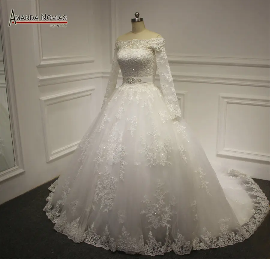 Пышная юбка с длинным рукавом и открытыми плечами свадебное платье кружевной