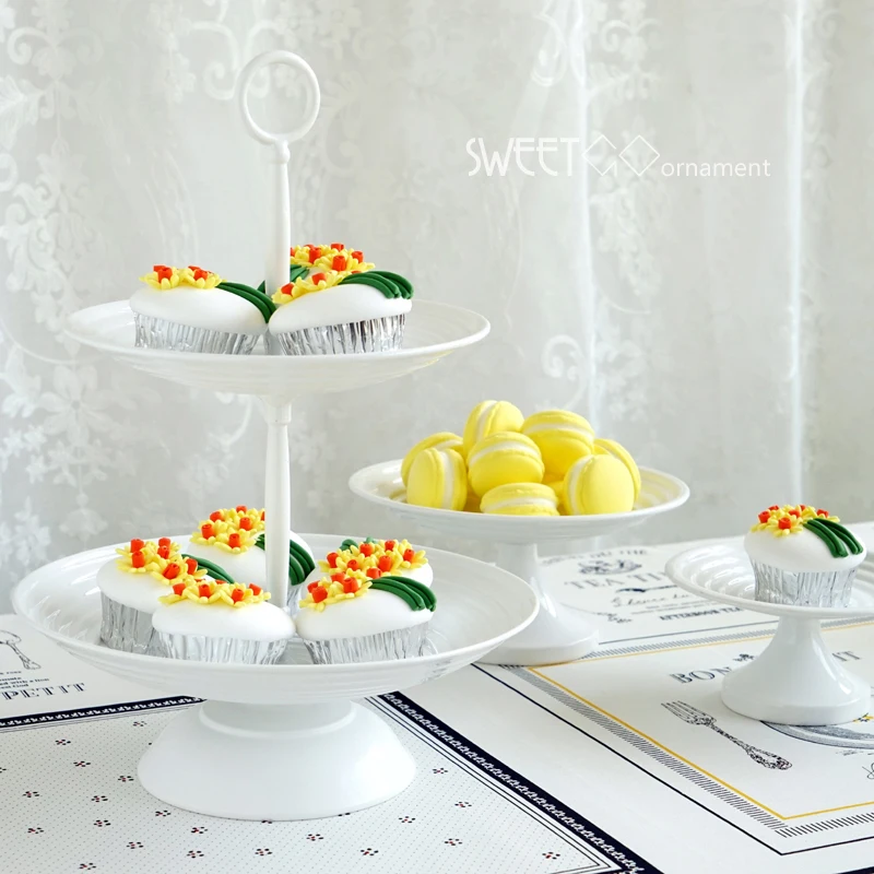 

Cupcake stand display holder cake tools cake hollow out edge Food photography tool party supplier