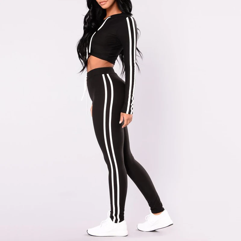 Женский спортивный свитер с капюшоном укороченный топ + штаны комплект из 2