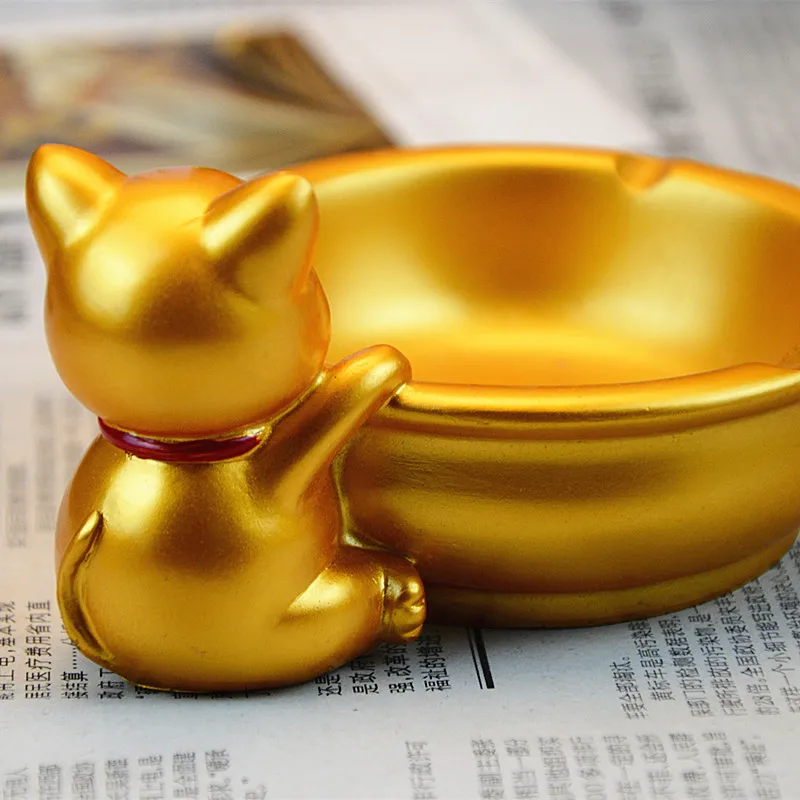 Золотистая пепельница Lucky Cat круглая для корнезорукости натуральная смола