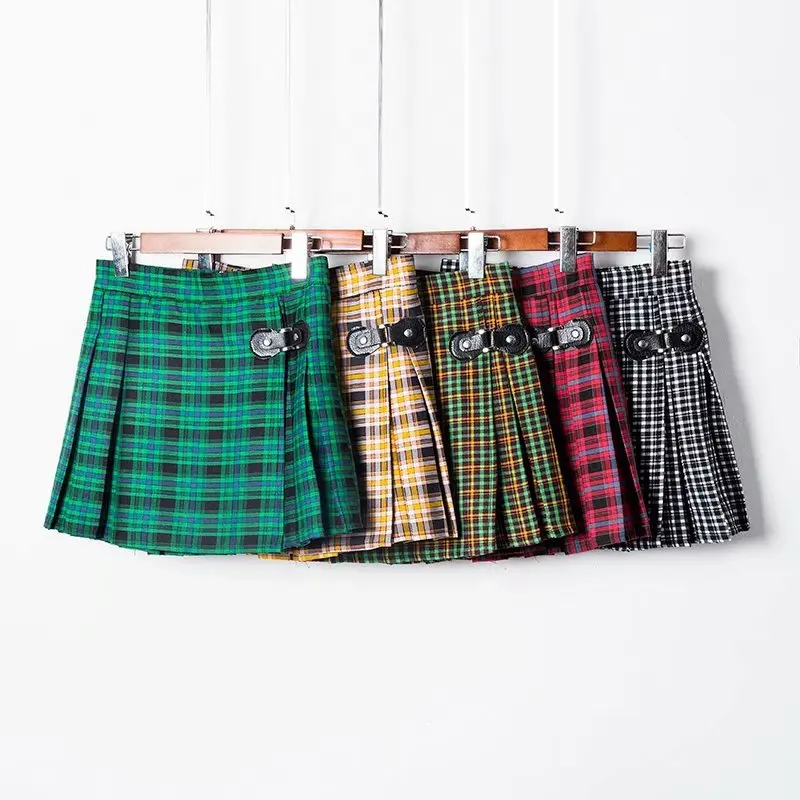 Мини-юбки в клетку со складками и шорты для женщин
