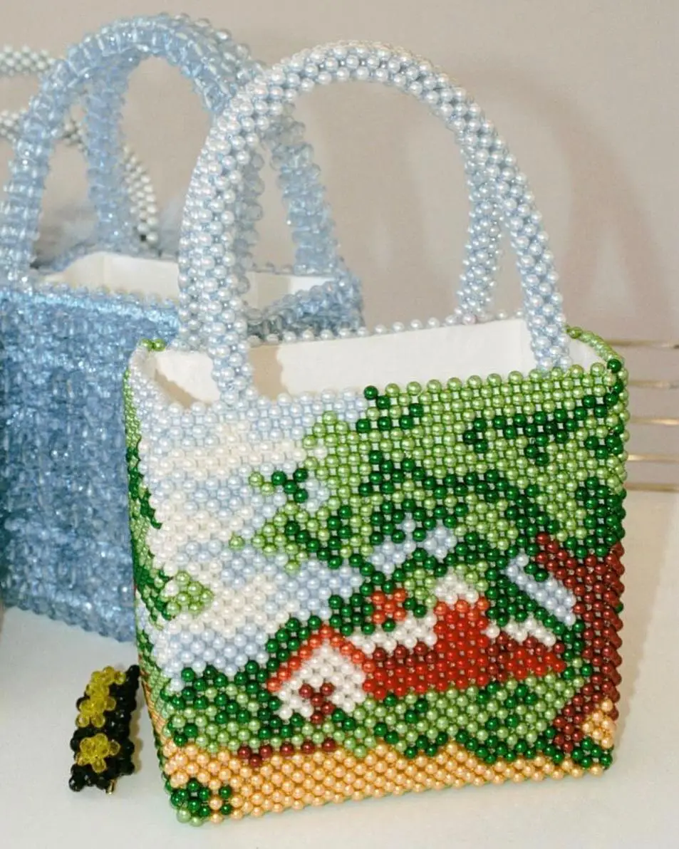 Сумка-тоут с бусинами и жемчугом комбинированная картина пейзаж дом верхней