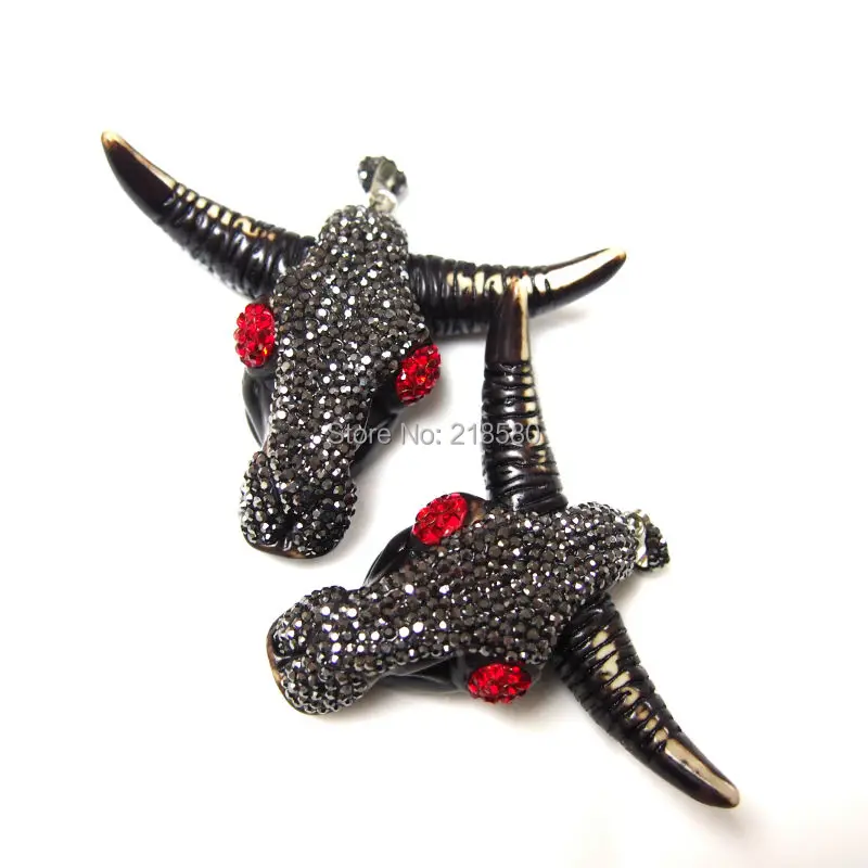 

MU150907918 Pave CZ Tribal Buffalo Horn Skull Pendant with Gunblack and Red Toned Rhinestone