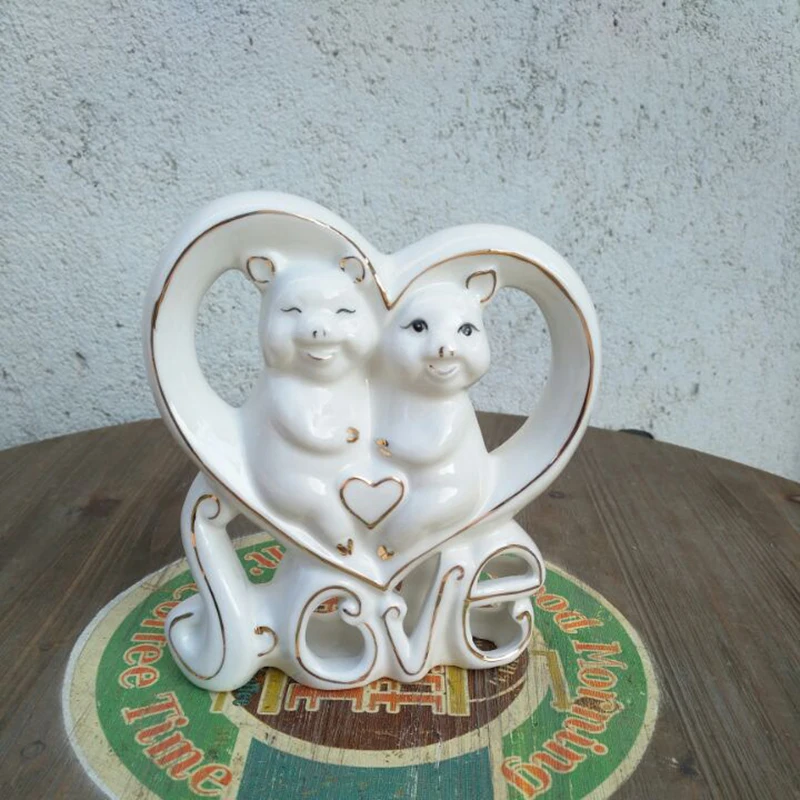 Creative Heart-shaped Ceramic Couple Pig Miniature Ornaments Wedding Gifts Europe Pigs Figurines Home Decoration Desktop Crafts | Дом и сад