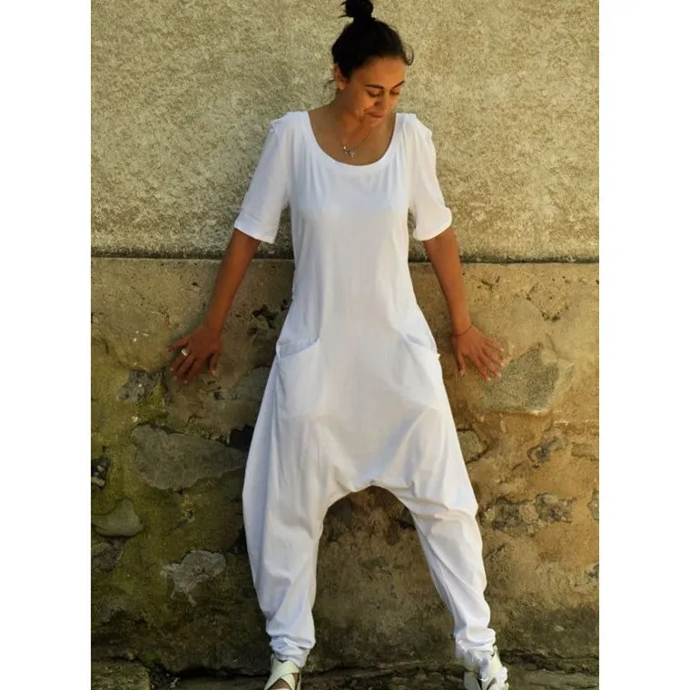 Женский комбинезон с круглым вырезом и открытой спиной винтажный белый