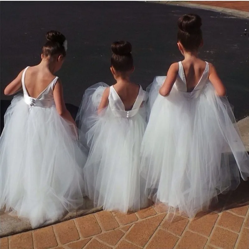 

Pretty White Tulle Open Back Lace Appliques Flower Girl Dresses Hot Sale Vestido de Daminha
