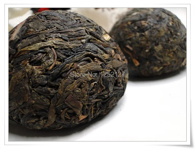 Free shippig 280g raw green pu-erh tea cake 4years aged |
