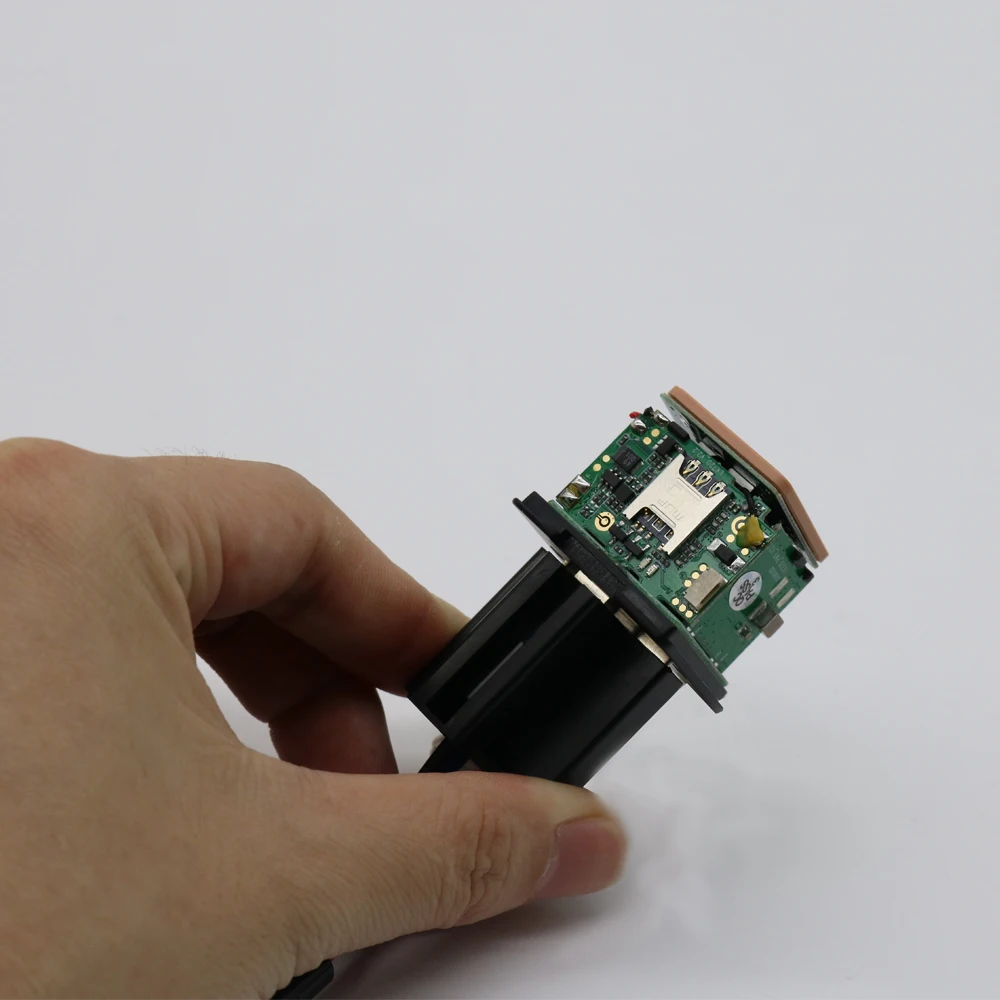 Car Relays GPS Tracker Car Shock Alarm GPS GSM Locator Tracking Device Remote Control Anti-theft Monitoring Cut Off Oil Power