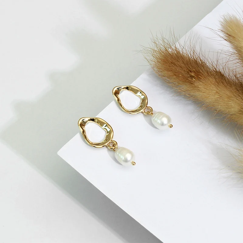 Baroque style shaped hollow ear hanging natural pearl pendant Drop Earrings For Women Design Fashion Jewelry 1pair | Украшения и