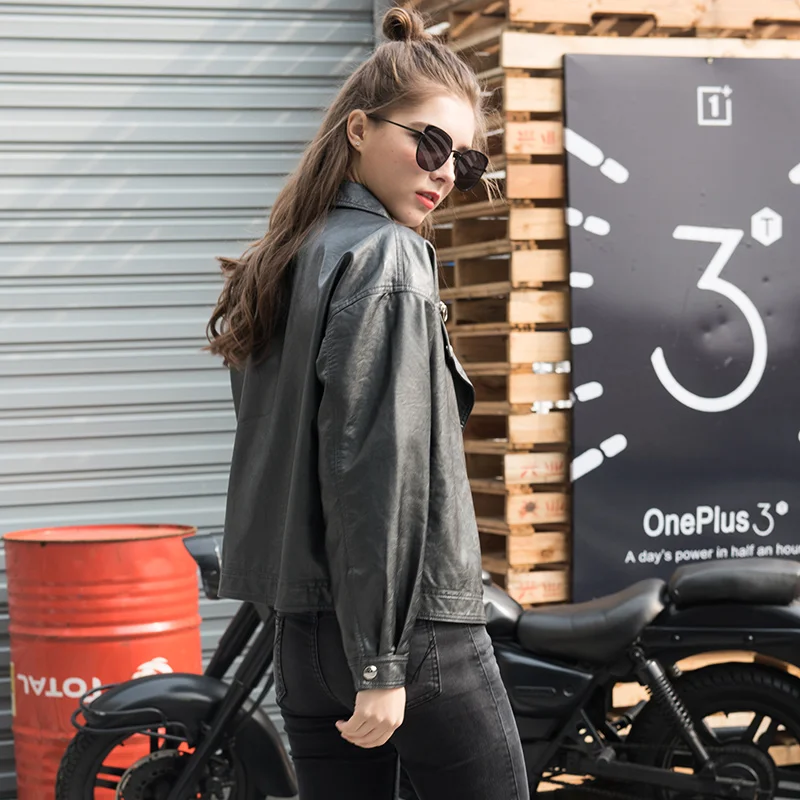 

2018 Spring Silver Grey Loose Locomotive Leather Jackets Korean High Quatity Lapel Collar Single Breasted Buttons Jackets UV1702