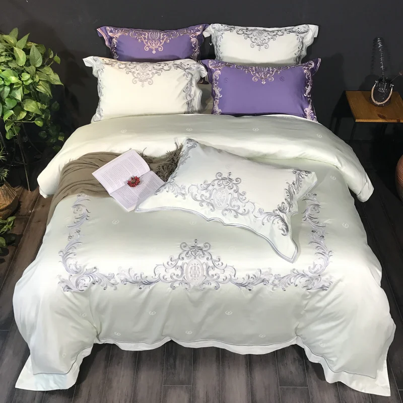 

100S Egyptian cotton Luxury Embroidery Bedding Set 4pcs Queen King Duvet cover bed sheet set Pillowcases 11 color light green