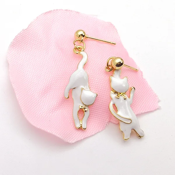 JZTOP Lady Classic Black White Cat Stud Earrings Cute Imitation Pearl Asymmetric Animal Earring For Woman Oorbellen Girl Jewelry - Окраска металла: white earrings