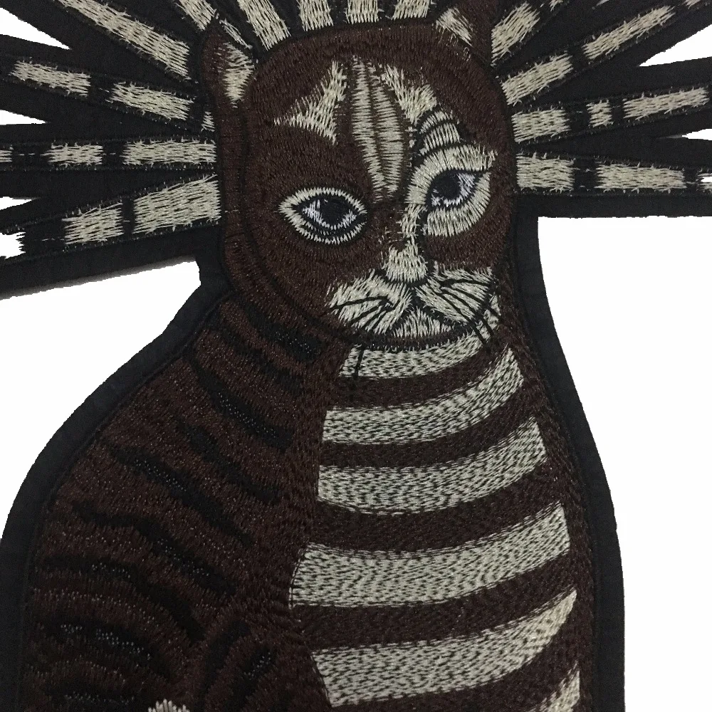 Аппликация в виде коричневого кота вышивка нашивка для одежды нашивки свитера