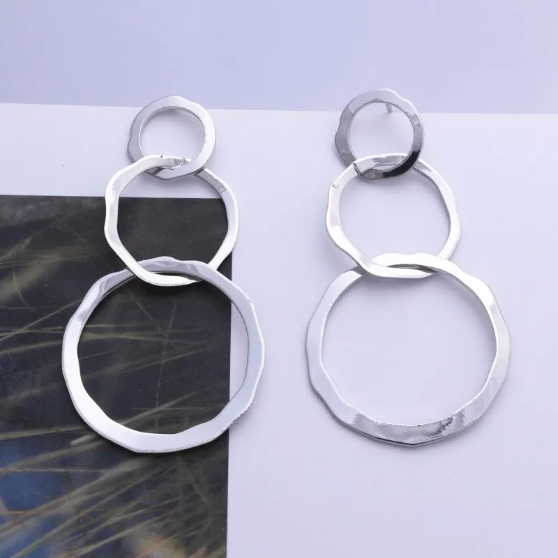 Silver EK611 Новые Модные Винтажные геометрические круглые металлические серьги для женщин, блестящие Полые 3 кольца, массивные серьги, вечерние ювелирные изделия - Окраска металла: Silver