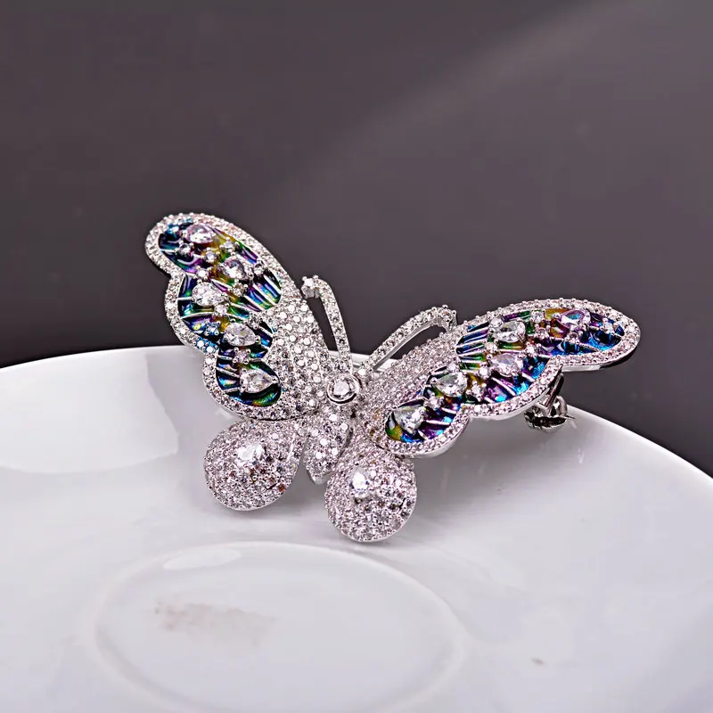 Изысканная красочная эмалированная брошь с бабочкой Pin Clear AAA CZ 2150055