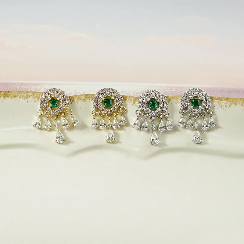 

Серьги-гвоздики женские из серебра 925 пробы с натуральным камнем