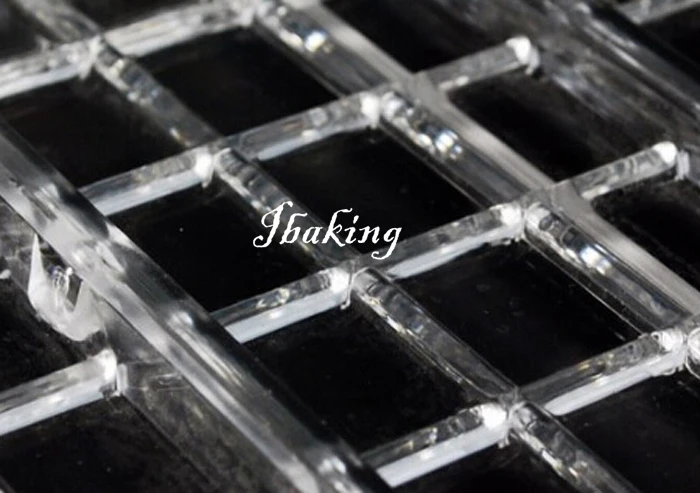 Маленькая квадратная коробочка прозрачный материал твердый пластик