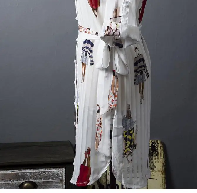 Женское шифоновое платье на завязках белое приталенное с отложным воротником