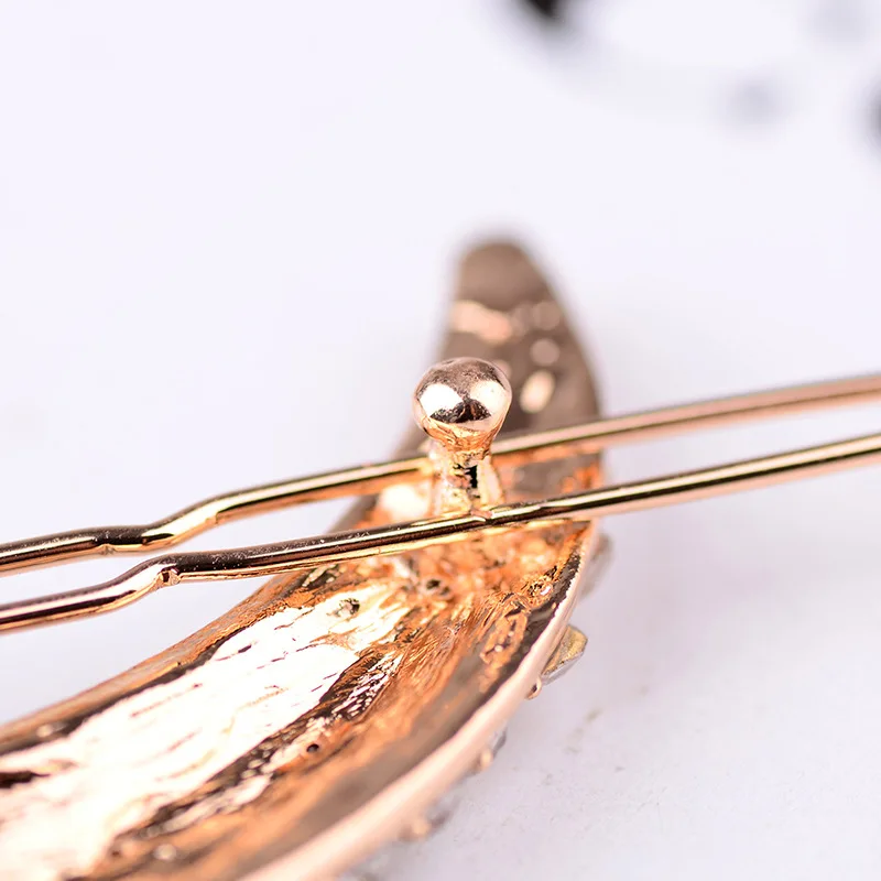 Retro Hollow Alloy Hair Clips for Women Hairpins Headwear Crystal Tassel Pendant Hair Pins Claw Accessories Tool
