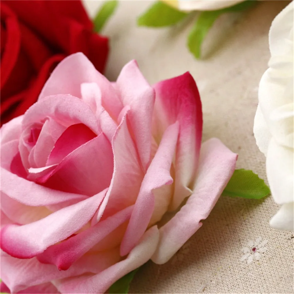 Дешевые 2 шт./лот 10 см искусственные бархатные розы Букет мультфильм Свадебные