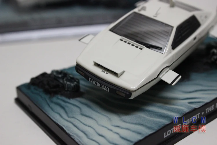 1/43 Scale Diecast Model Car Lotus Cars 007 Series Movie Diving Vehicle Modeling Static Collection Gift