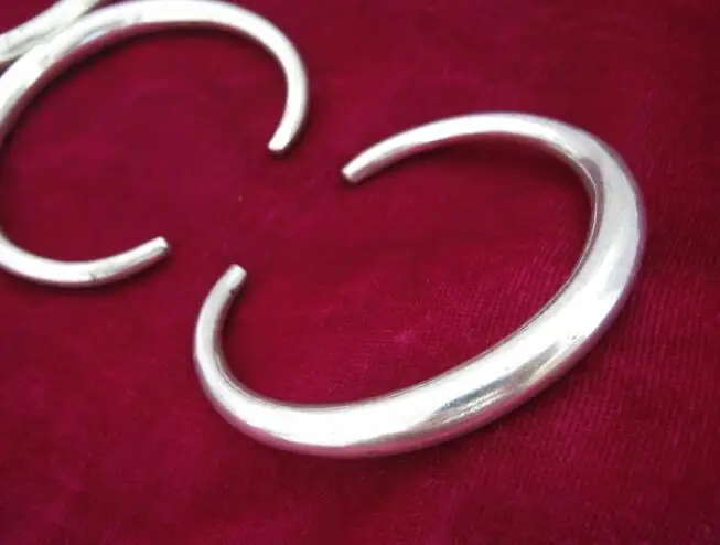 

ethnic style personalized jewelry Miao handmade Miao silver bracelet pointed glossy solid bracelet