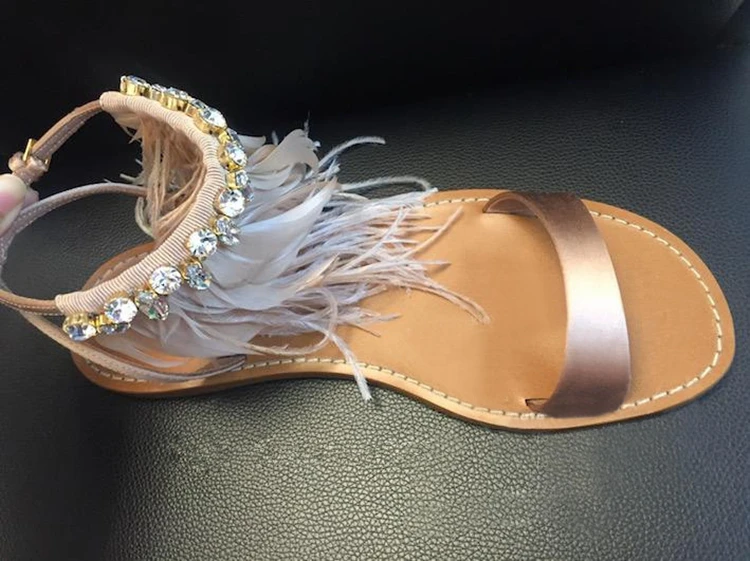 2017 Новое Лето Chic Сладкий Сандалии Обувь Женщина Перо Кристалл Рим Плоские