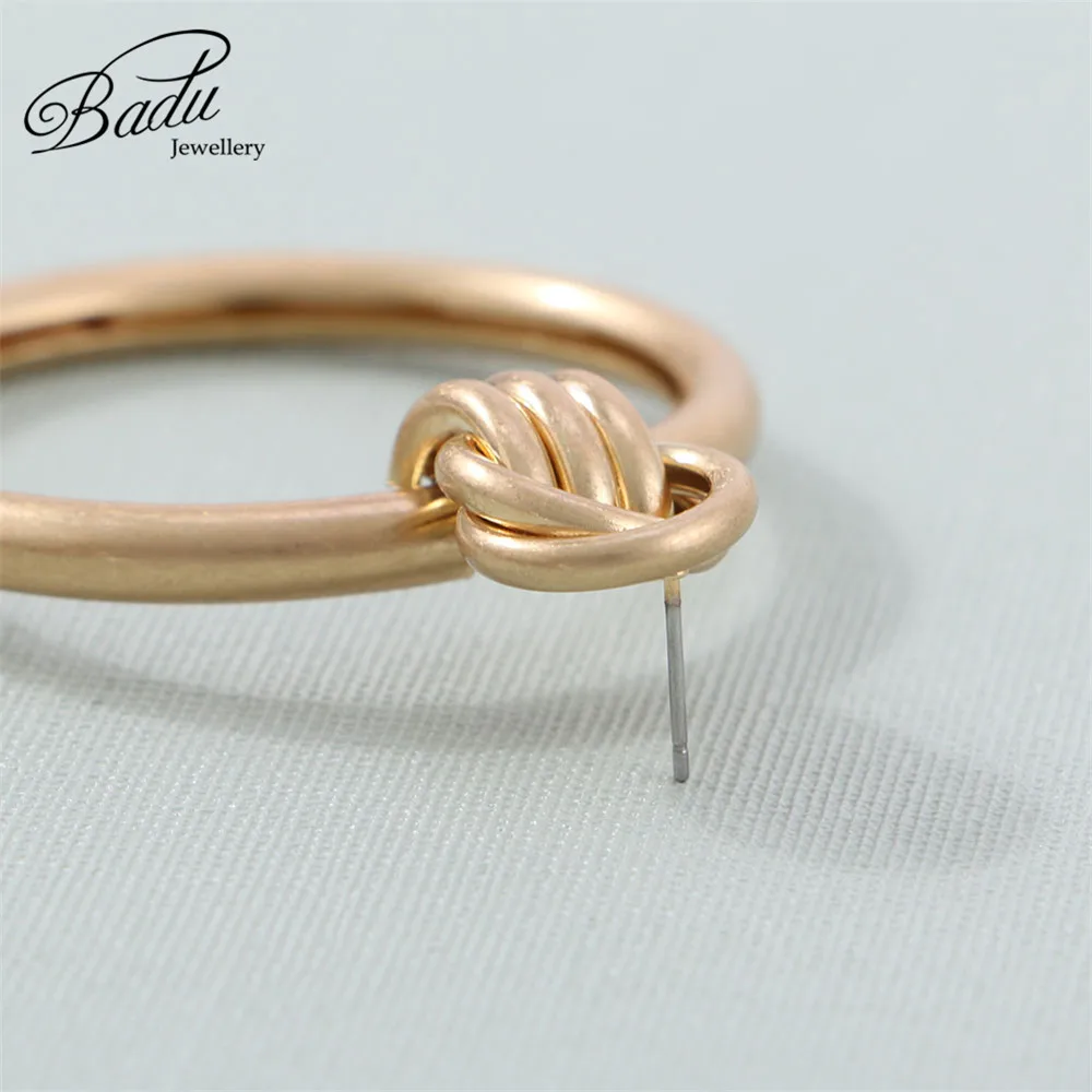 

Badu Big Round Stud Earrings for Women Gold Large Circle Twisted Studs Earring Punk Wild Jewelry Halloween Wholesale