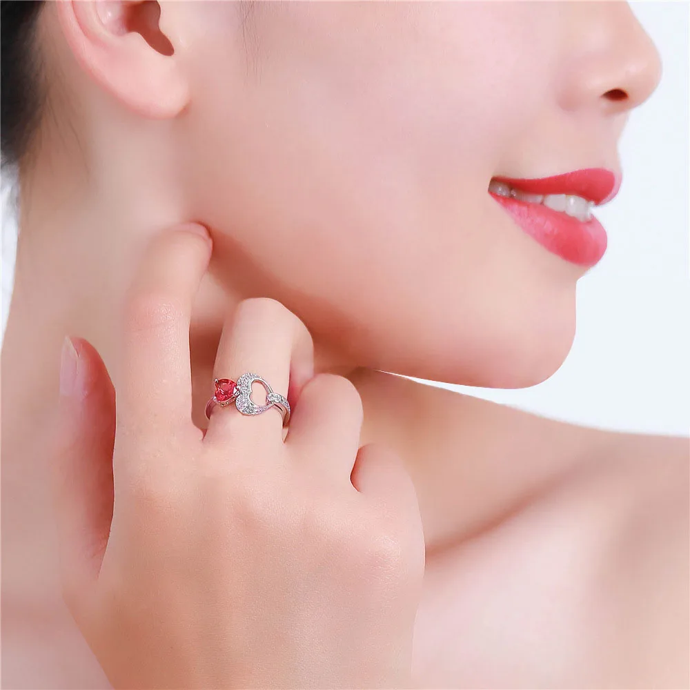 Женское серебряное кольцо с сердечками блестящее прозрачное 925 пробы подарок на