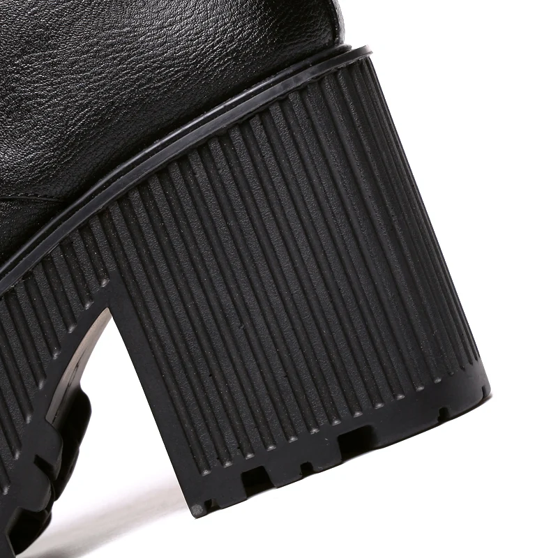 Женские сапоги стильные зимние на платформе и высоком каблуке женские ботильоны