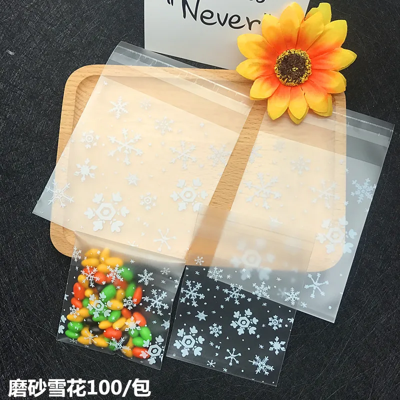 

100pcs/lot 10x10cm Translucent snowflake Plastic cookie packaging bags cupcake wrapper self adhesive bags